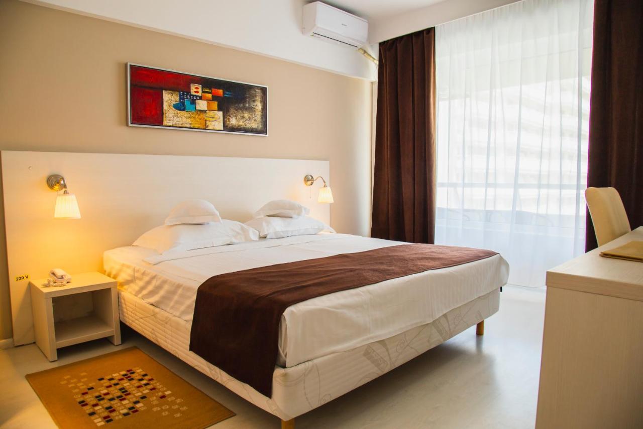 Hotel Ambasador