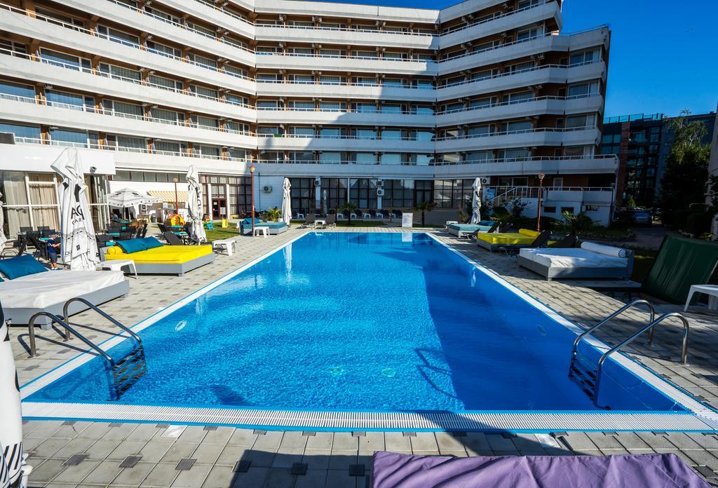 Ambasador Hotel